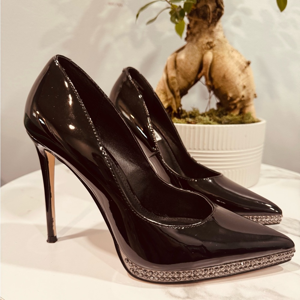 Elegant Black Stiletto Heels